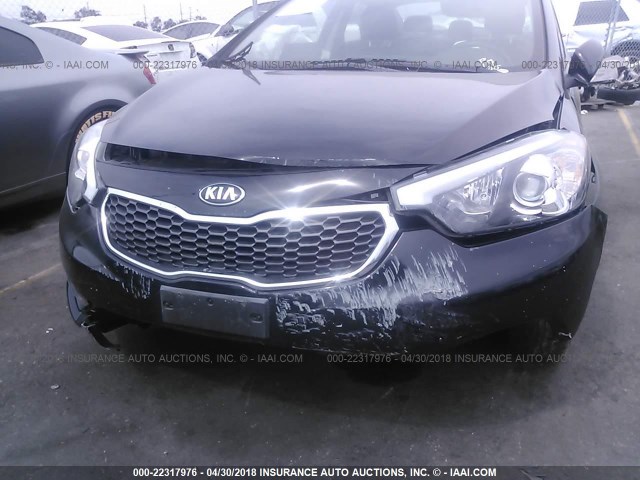 KNAFK4A60F5426875 - 2015 KIA FORTE LX BLACK photo 6