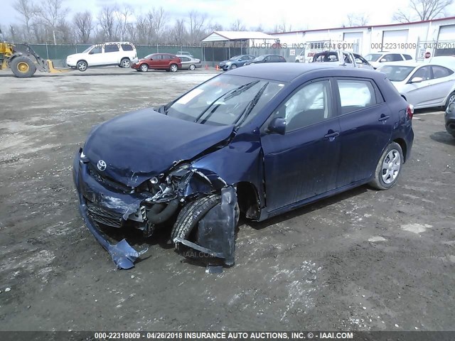 2T1KU4EE0AC471565 - 2010 TOYOTA COROLLA MATRIX  BLUE photo 2