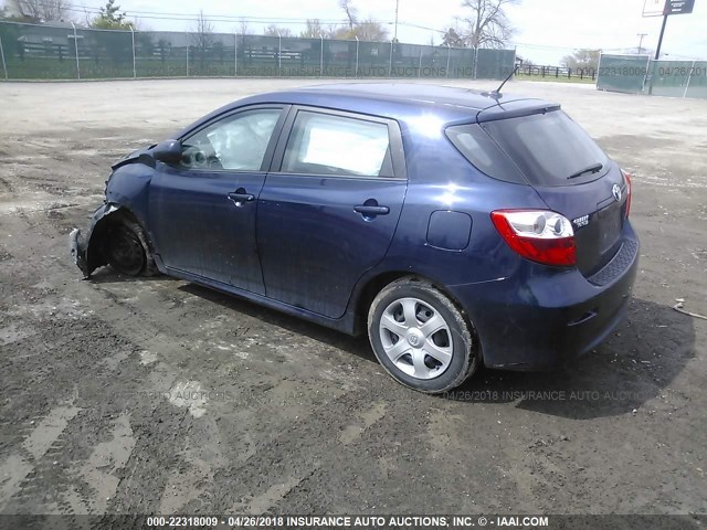 2T1KU4EE0AC471565 - 2010 TOYOTA COROLLA MATRIX  BLUE photo 3