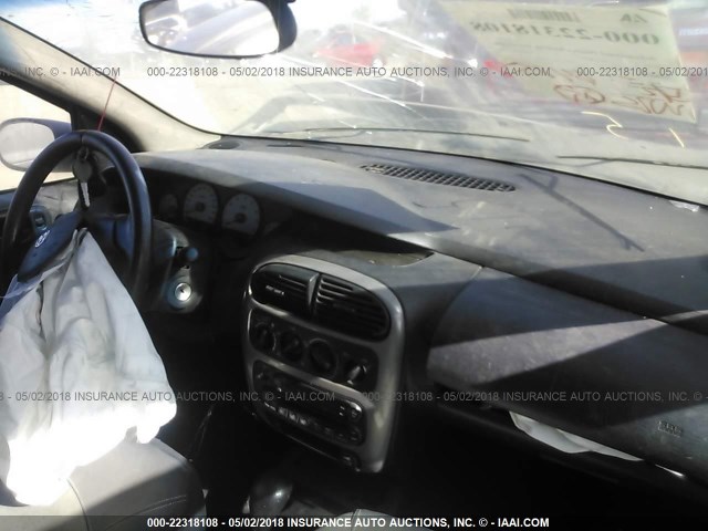 1B3ES56C05D124012 - 2005 DODGE NEON SXT GRAY photo 5