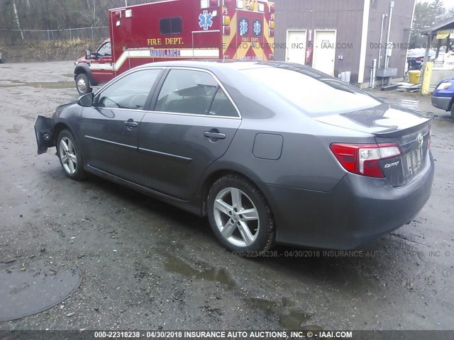 4T1BF1FK7EU422266 - 2014 TOYOTA CAMRY L/SE/LE/XLE 灰色 照片 3