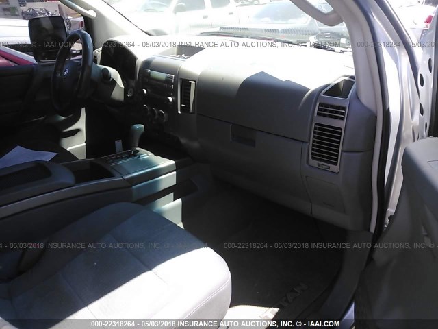 1N6BA07A46N559936 - 2006 NISSAN TITAN XE/SE/LE SILVER photo 5