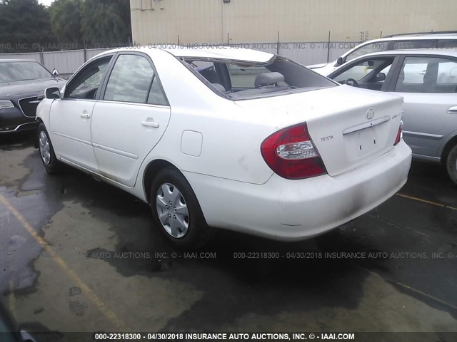 4T1BE32K52U015059 - 2002 TOYOTA CAMRY LE/XLE/SE WHITE photo 3