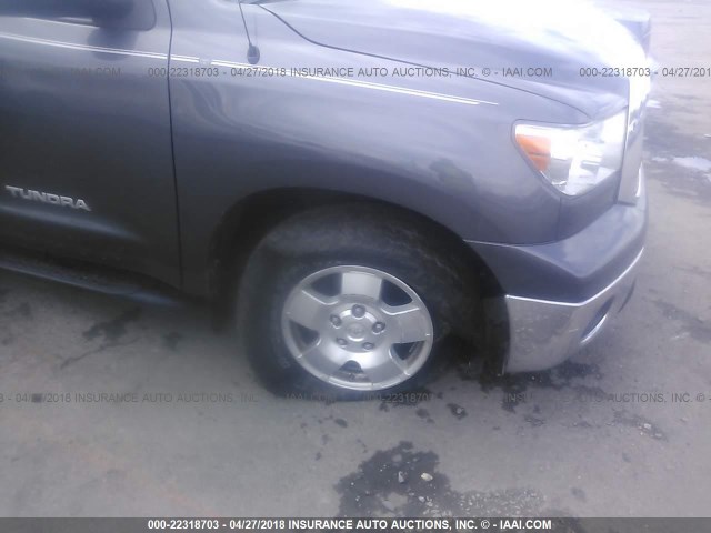 5TFUM5F12DX046008 - 2013 TOYOTA TUNDRA DOUBLE CAB SR5 GRAY photo 6