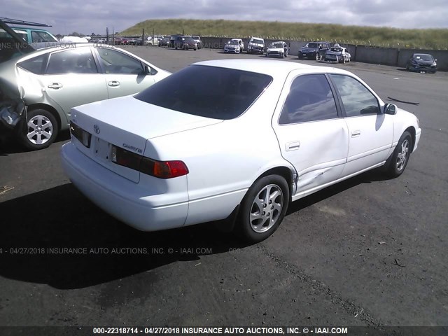 4T1BG28K1YU924582 - 2000 TOYOTA CAMRY CE/LE/XLE 白色 照片 4