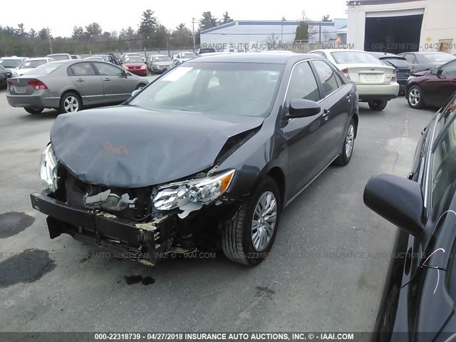 4T1BF1FK0CU190381 - 2012 TOYOTA CAMRY SE/LE/XLE GRAY photo 2