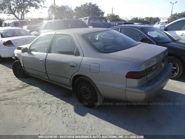 JT2BG22K5X0302532 - 1999 TOYOTA CAMRY LE/XLE GOLD photo 3