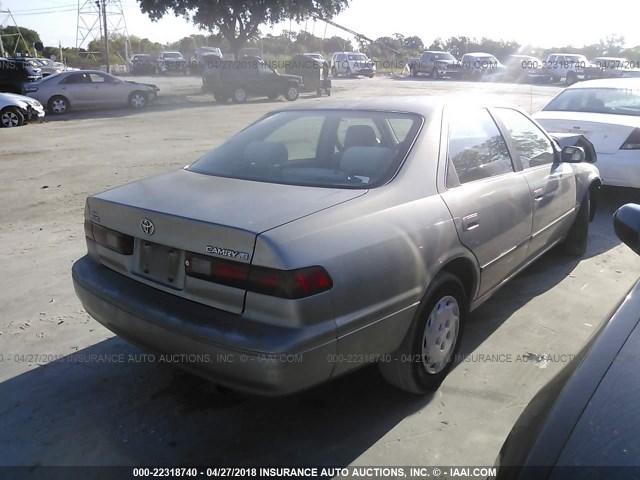 JT2BG22K5X0302532 - 1999 TOYOTA CAMRY LE/XLE GOLD photo 4