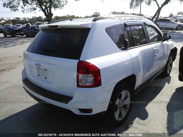 1C4NJDEB6DD280462 - 2013 JEEP COMPASS LATITUDE თეთრი ფოტო 4