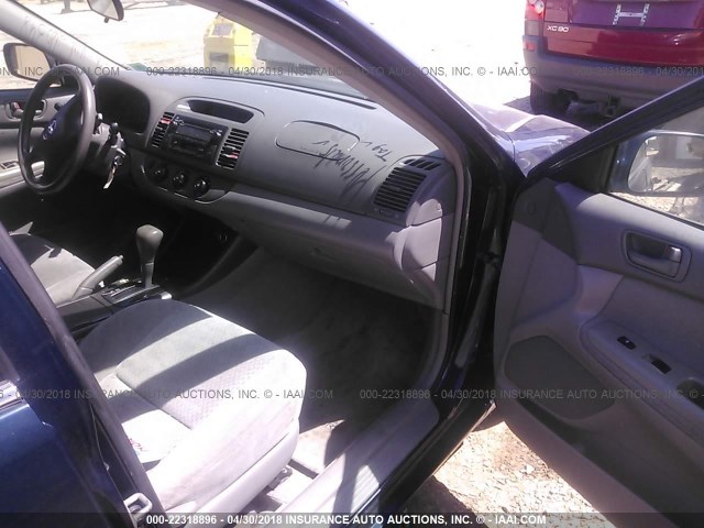 4T1BE32K14U265398 - 2004 TOYOTA CAMRY LE/XLE/SE Dark Blue photo 5