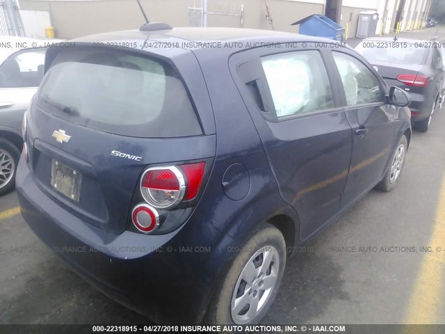 1G1JA6SG1F4159280 - 2015 CHEVROLET SONIC LS BLUE photo 4