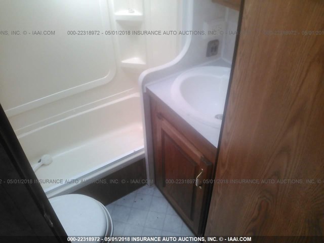 4N15N242410113757 - 2001 ARTIC FOX TRAVEL TRAILER  أبيض صورة 7