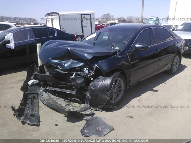 4T1BF1FK4HU425257 - 2017 TOYOTA CAMRY LE/XLE/SE/XSE BLACK photo 2