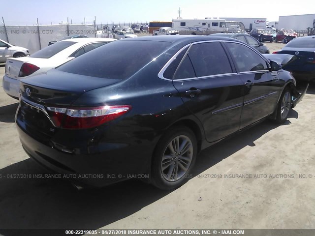 4T1BF1FK4HU425257 - 2017 TOYOTA CAMRY LE/XLE/SE/XSE BLACK photo 4