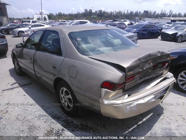 JT2BG22KXX0286439 - 1999 TOYOTA CAMRY LE/XLE BEIGE photo 3