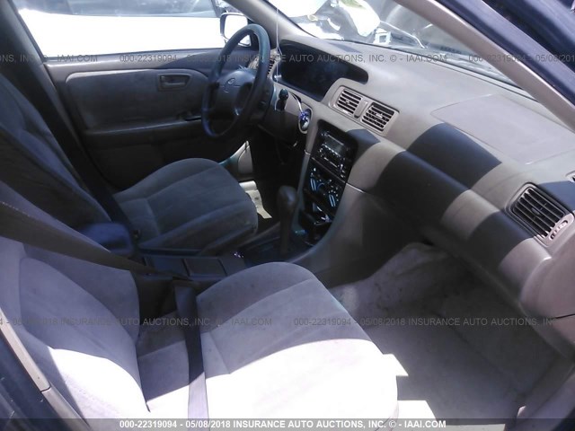 JT2BG22KXX0286439 - 1999 TOYOTA CAMRY LE/XLE BEIGE photo 5