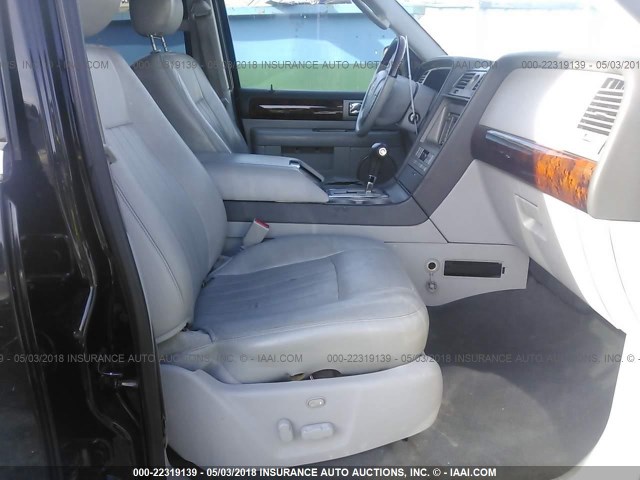 5LMFU27566LJ23667 - 2006 LINCOLN NAVIGATOR BLACK photo 5