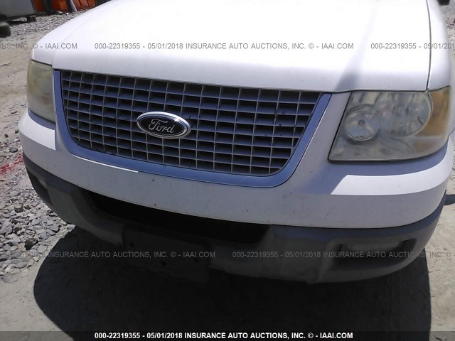 1FMRU15W03LA37630 - 2003 FORD EXPEDITION XLT WHITE photo 6