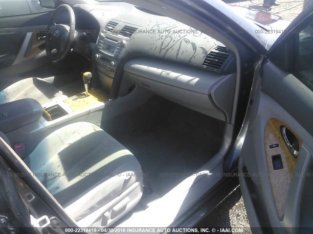 JTNBE46K273025819 - 2007 TOYOTA CAMRY NEW GENERAT CE/LE/XLE/SE GRAY photo 5