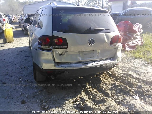 WVGBE77L28D038154 - 2008 VOLKSWAGEN TOUAREG 2 V6 SILVER photo 6