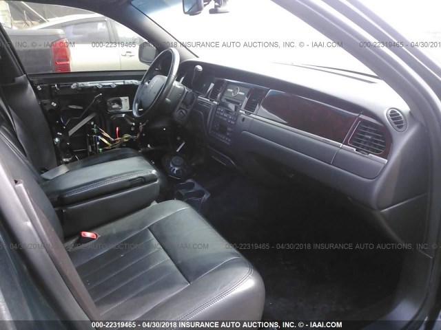2LNBL8EV0AX751861 - 2010 LINCOLN TOWN CAR EXECUTIVE L BLACK photo 5