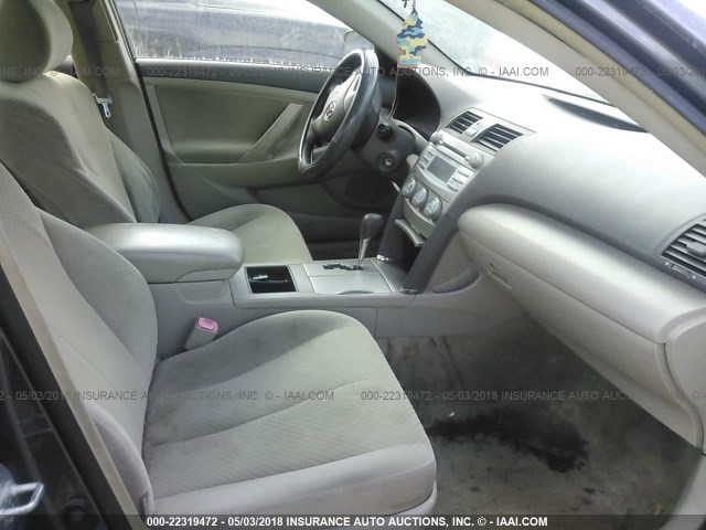 JTNBE46K873075866 - 2007 TOYOTA CAMRY NEW GENERATION CE/LE/XLE/SE GRAY photo 5