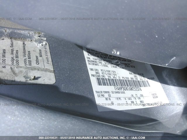 1FAHP3GN1AW252376 - 2010 FORD FOCUS SES SILVER photo 9