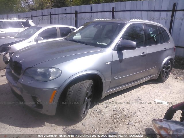 5UXZV8C51BL419652 - 2011 BMW X5 XDRIVE50I GRAY photo 2