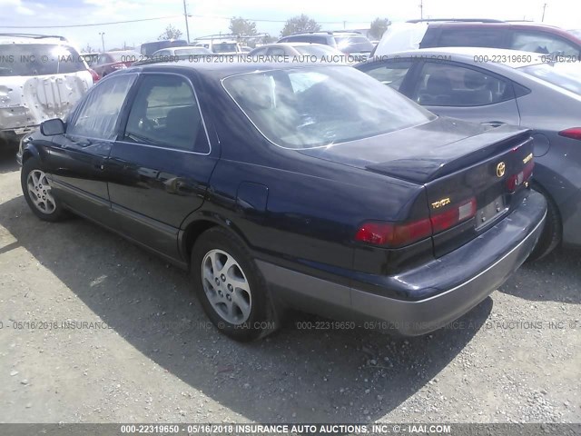 JT2BF28K6X0181391 - 1999 TOYOTA CAMRY LE/XLE Schwarz Foto 3