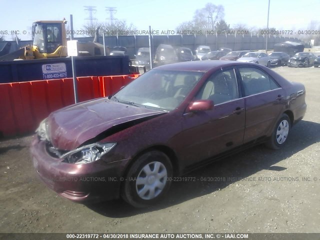 4T1BE32K73U245753 - 2003 TOYOTA CAMRY LE/XLE/SE RED photo 2