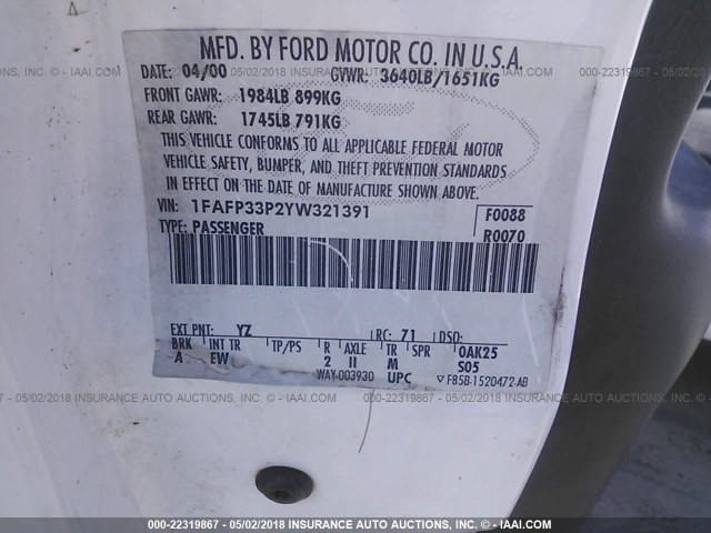 1FAFP33P2YW321391 - 2000 FORD FOCUS LX WHITE photo 9