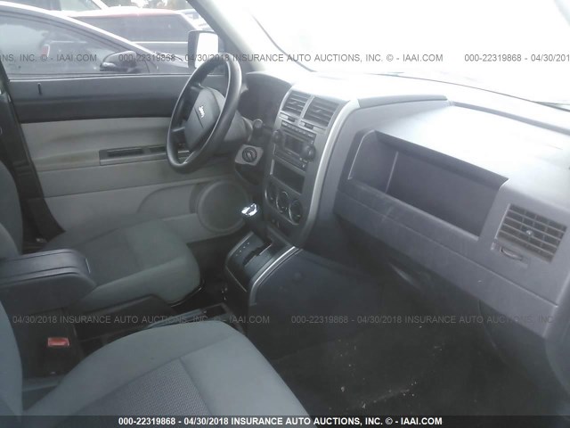 1J8FF28W77D347236 - 2007 JEEP PATRIOT SPORT SILVER photo 5