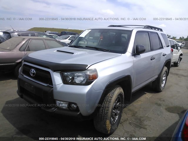 JTEBU5JRXD5138379 - 2013 TOYOTA 4RUNNER SR5/LIMITED/TRAIL SILVER photo 2