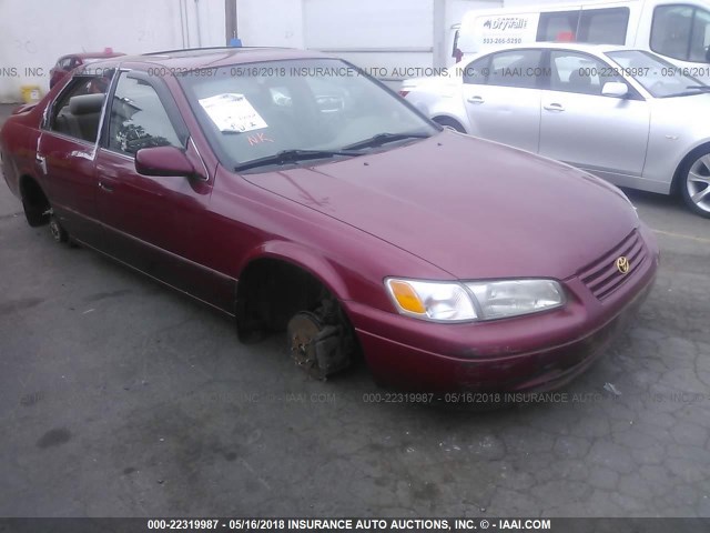 JT2BF28K6W0123702 - 1998 TOYOTA CAMRY LE/XLE Tünd qırmızı foto 1