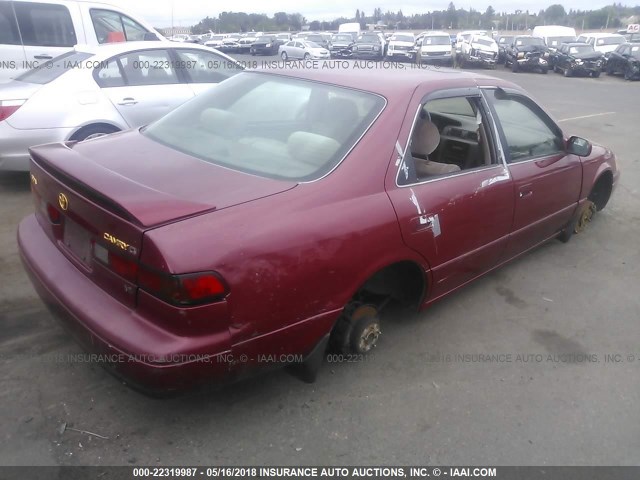 JT2BF28K6W0123702 - 1998 TOYOTA CAMRY LE/XLE MAROON photo 4