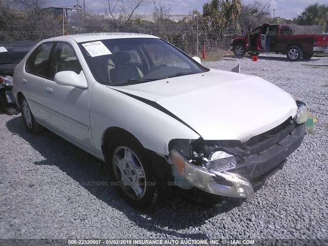 1N4DL01A11C157977 - 2001 NISSAN ALTIMA GXE/GLE/SE WHITE photo 1