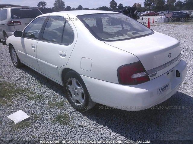 1N4DL01A11C157977 - 2001 NISSAN ALTIMA GXE/GLE/SE WHITE photo 3