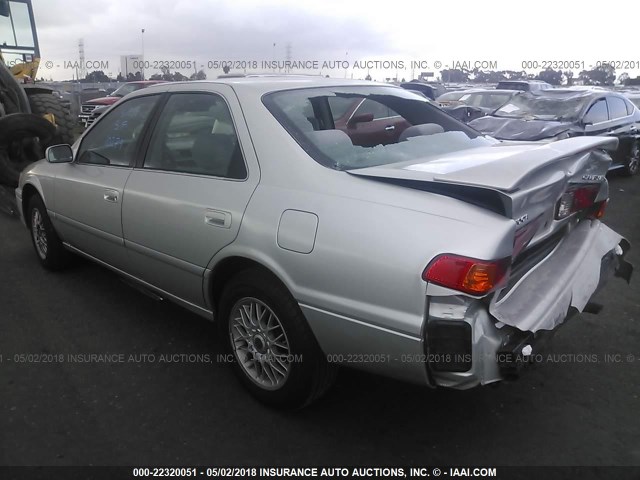 JT2BF28K3Y0250507 - 2000 TOYOTA CAMRY LE/XLE SILVER photo 3