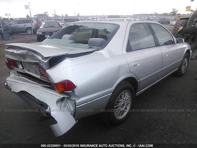 JT2BF28K3Y0250507 - 2000 TOYOTA CAMRY LE/XLE SILVER photo 4