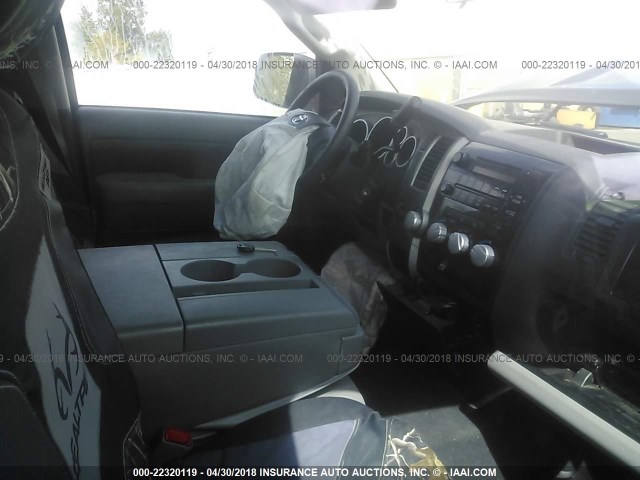 5TFUM5F19DX047916 - 2013 TOYOTA TUNDRA DOUBLE CAB SR5 GRAY photo 5