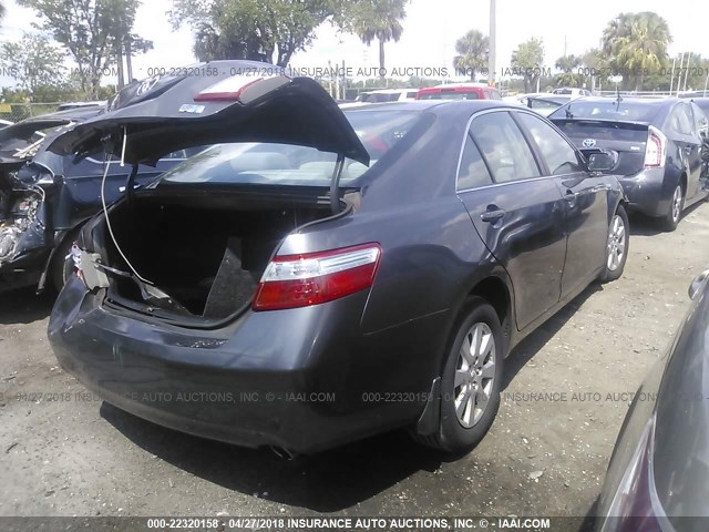 4T1BB46K98U031346 - 2008 TOYOTA CAMRY HYBRID GRAY photo 4