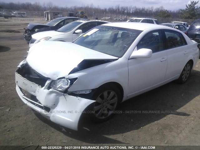 4T1BK36B66U137972 - 2006 TOYOTA AVALON XL/XLS/TOURING/LIMITED WHITE photo 2