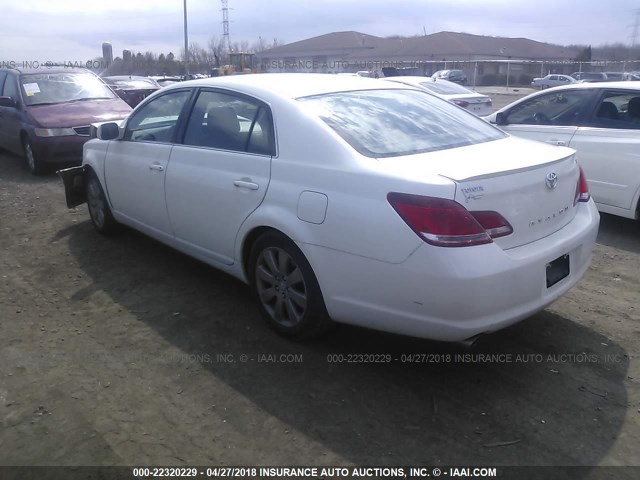 4T1BK36B66U137972 - 2006 TOYOTA AVALON XL/XLS/TOURING/LIMITED WHITE photo 3