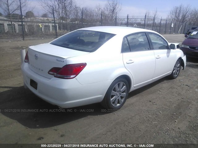 4T1BK36B66U137972 - 2006 TOYOTA AVALON XL/XLS/TOURING/LIMITED WHITE photo 4