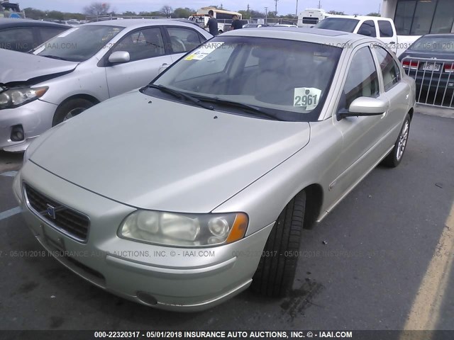 YV1RS547952437295 - 2005 VOLVO S60 T5 GREEN photo 2