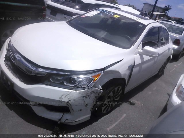 JHMCR6F59HC010611 - 2017 HONDA ACCORD HYBRID/EXL WHITE photo 2