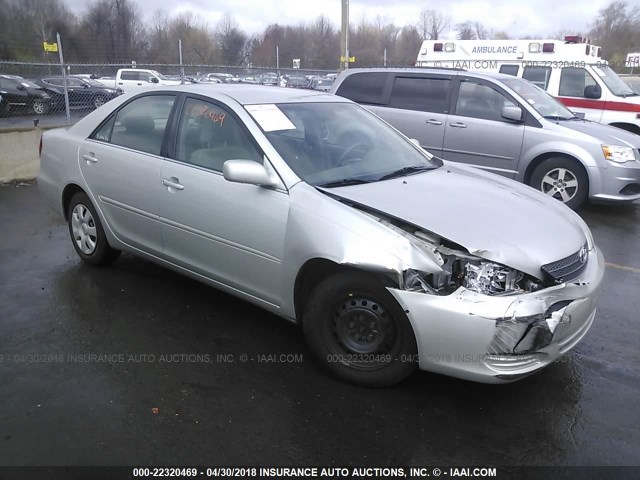 4T1BE32K64U927802 - 2004 TOYOTA CAMRY LE/XLE/SE SILVER photo 1