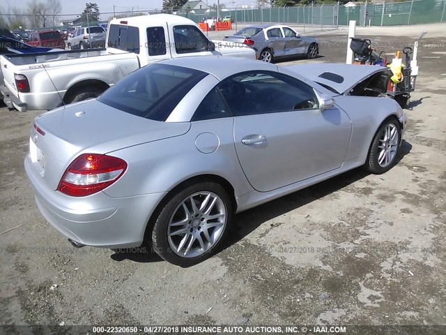 WDBWK54F48F185158 - 2008 MERCEDES-BENZ SLK 280 SILVER photo 4