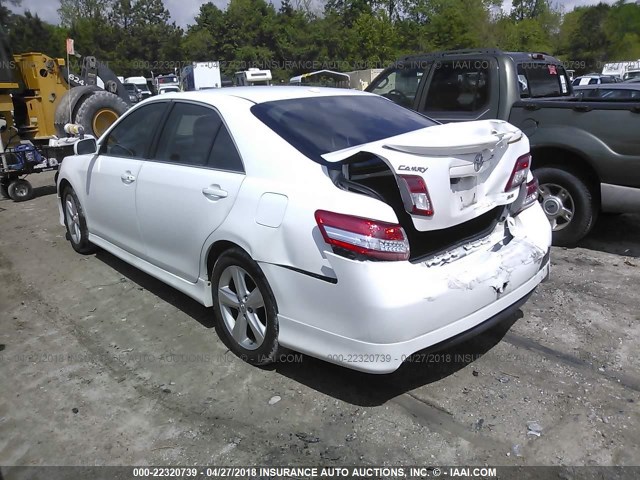 4T1BF3EK2AU546582 - 2010 TOYOTA CAMRY SE/LE/XLE WHITE photo 3