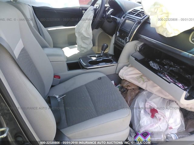 4T1BD1FK9DU081277 - 2013 TOYOTA CAMRY HYBRID/LE/XLE 灰色 照片 5